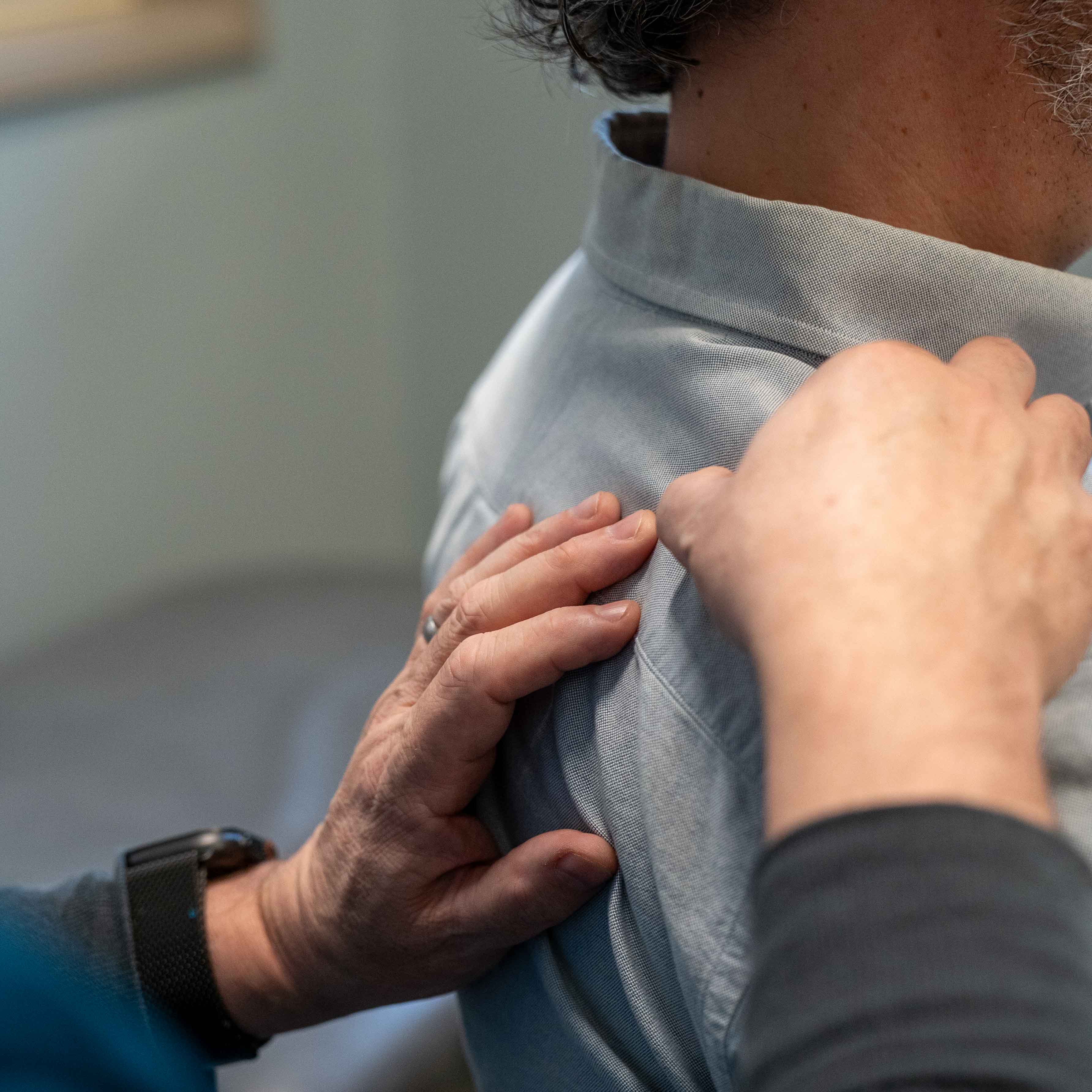 Examination of a patient&rsquo;s neck and shoulder